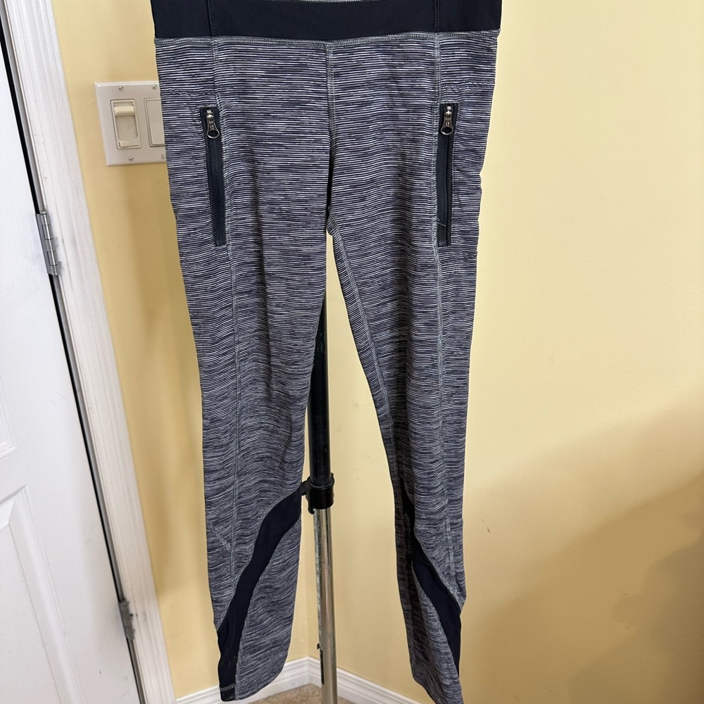 Lululemon Inspire leggings with side zippered pockets